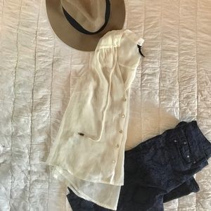 White BLOUSE tank with gold detail ✨